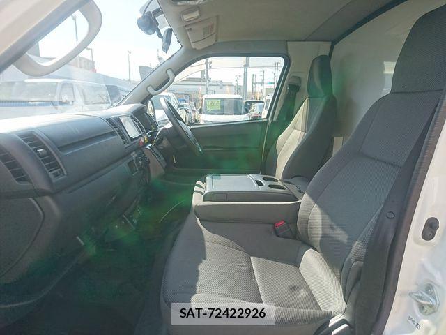 Toyota HIACE VAN 2020-11 5881260-12