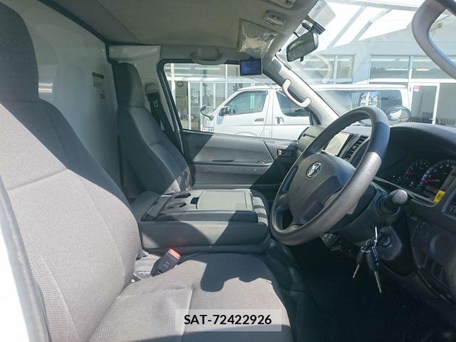 Toyota HIACE VAN 2020-11 5881260-1