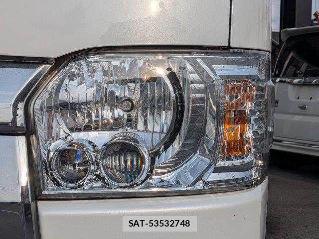 Toyota HIACE VAN 2018-09 5881266-12
