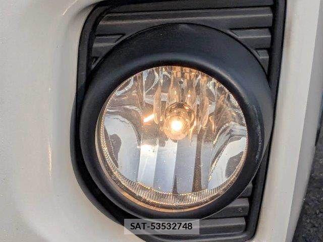 Toyota HIACE VAN 2018-09 5881266-13