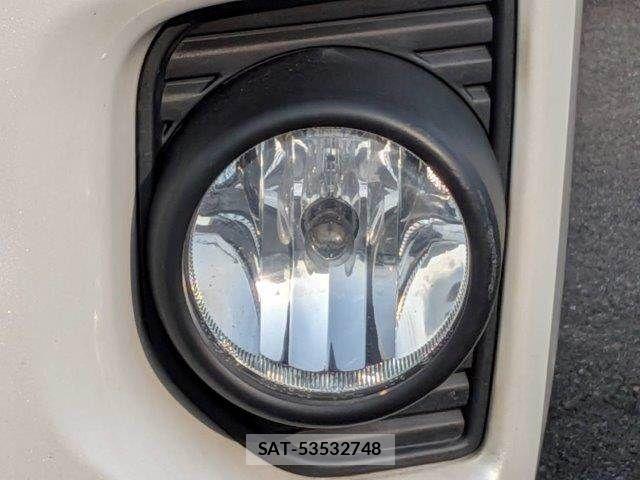 Toyota HIACE VAN 2018-09 5881266-24