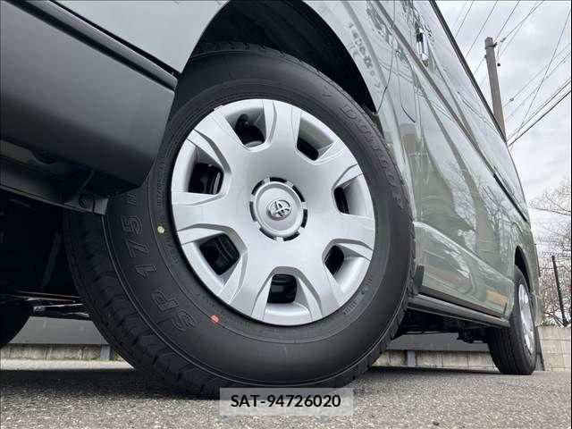 Toyota HIACE VAN 2026-01 5881174-9