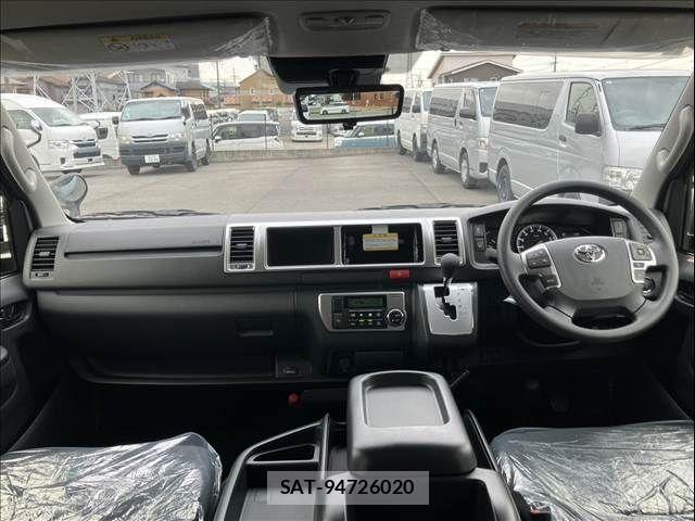 Toyota HIACE VAN 2026-01 5881174-3
