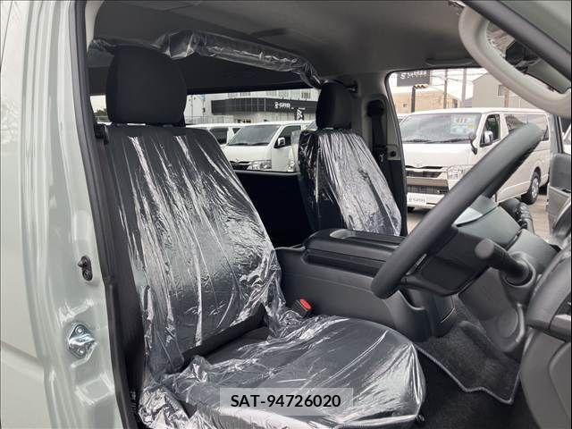 Toyota HIACE VAN 2026-01 5881174-6