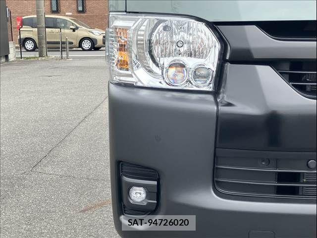 Toyota HIACE VAN 2026-01 5881174-8