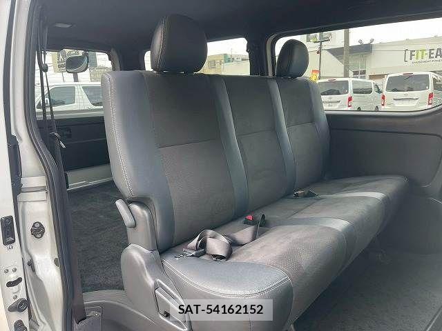 Toyota HIACE VAN 2023-11 5881197-11
