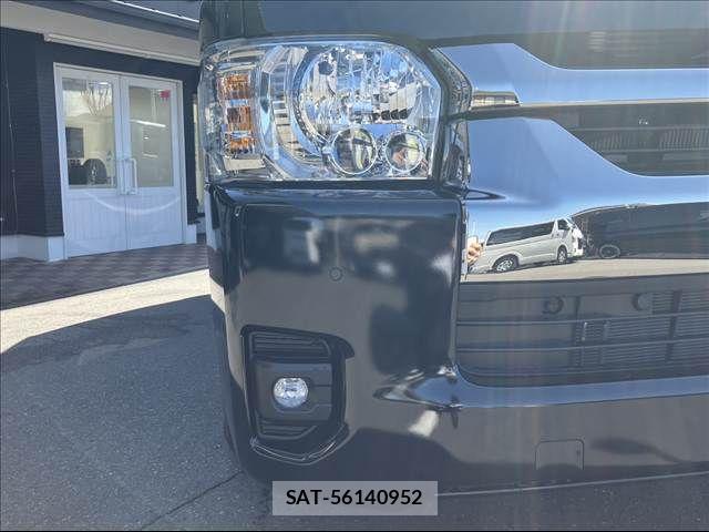 Toyota HIACE VAN 2026-01 5881177-9