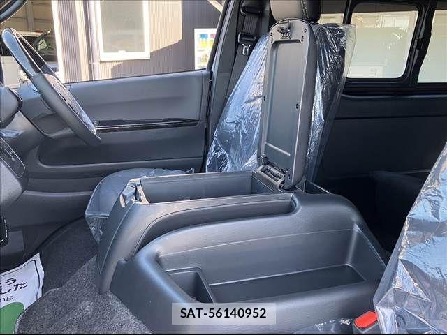 Toyota HIACE VAN 2026-01 5881177-18