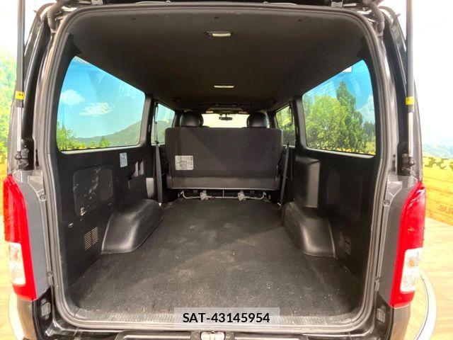 Toyota HIACE VAN 2023-07 5881196-9