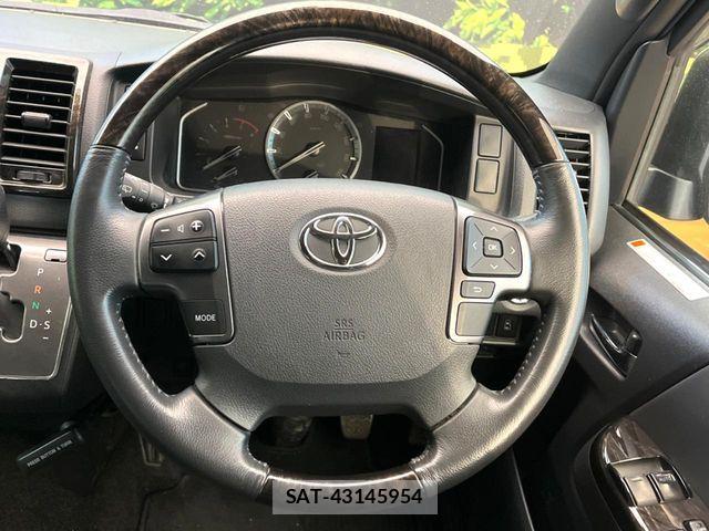 Toyota HIACE VAN 2023-07 5881196-10