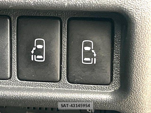 Toyota HIACE VAN 2023-07 5881196-4