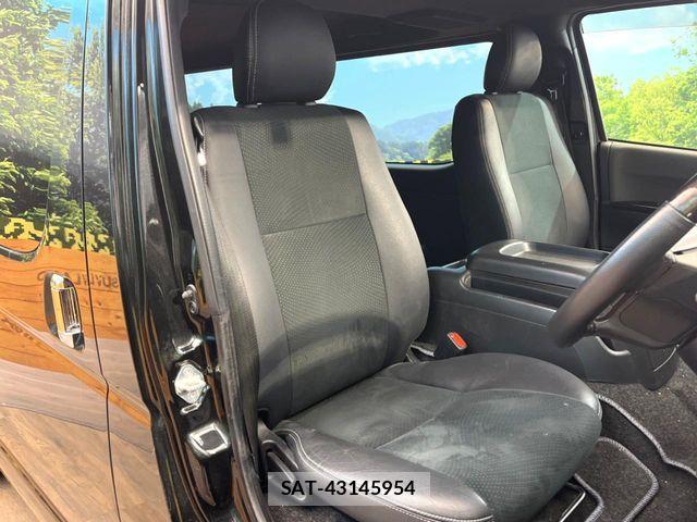 Toyota HIACE VAN 2023-07 5881196-7