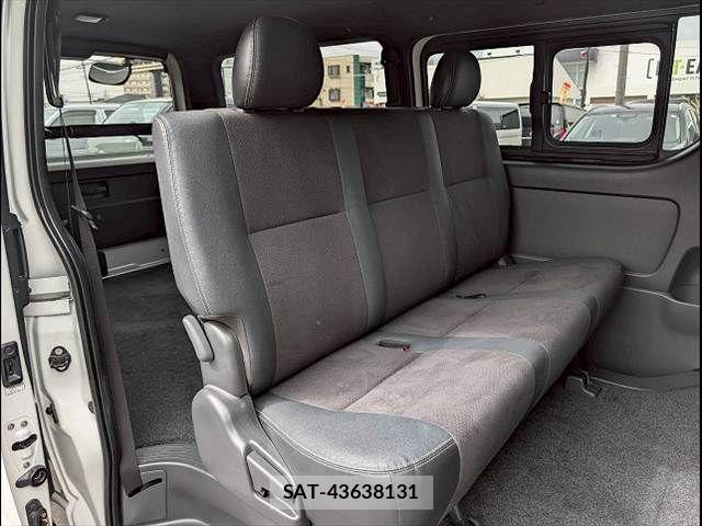 Toyota HIACE VAN 2021-05 5881240-11