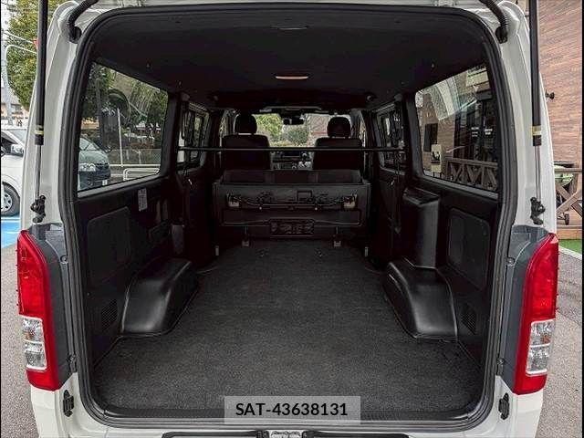 Toyota HIACE VAN 2021-05 5881240-12