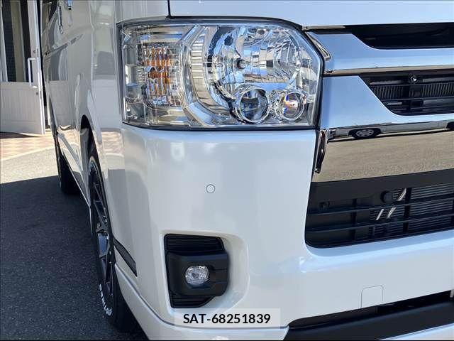 Toyota HIACE VAN 2026-02 5881179-9