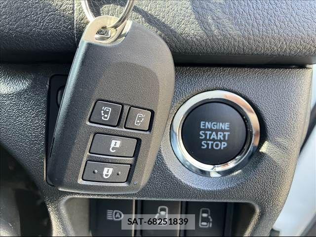 Toyota HIACE VAN 2026-02 5881179-17