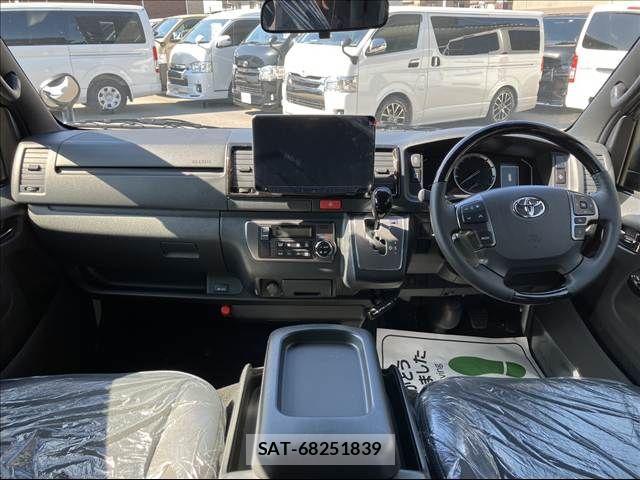 Toyota HIACE VAN 2026-02 5881179-3