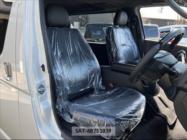 Toyota HIACE VAN 2026-02 5881179-6
