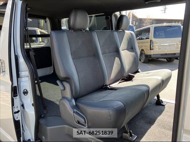 Toyota HIACE VAN 2026-02 5881179-7