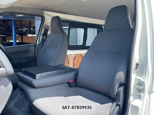 Toyota HIACE VAN 2014-03 6072907-28