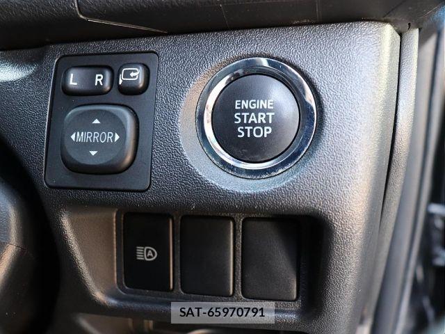 Toyota HIACE VAN 2019-01 6021420-11