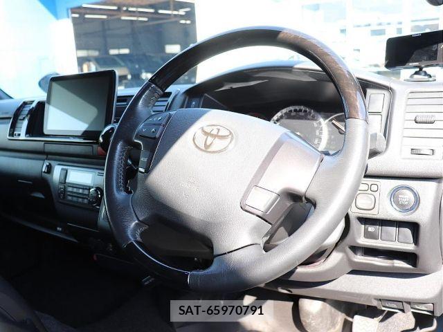 Toyota HIACE VAN 2019-01 6021420-17