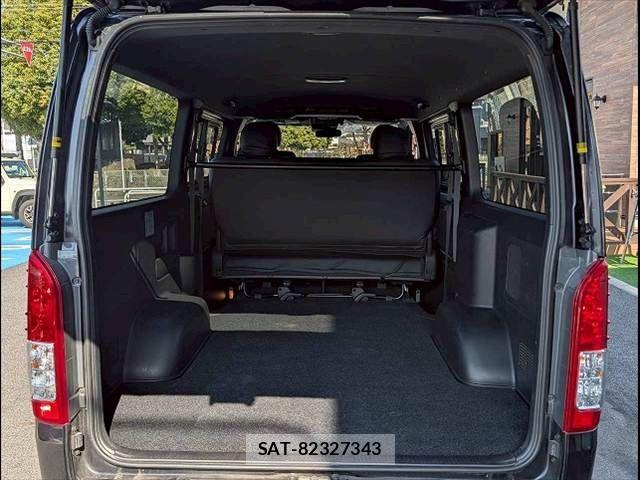 Toyota HIACE VAN 2023-01 6021465-12