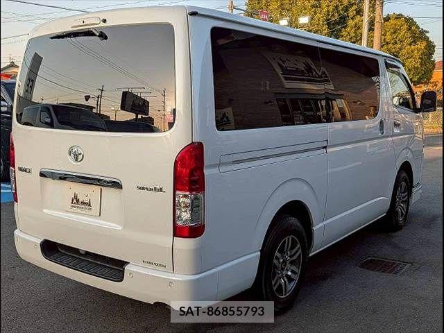 Toyota HIACE VAN 2020-08 6021469-16