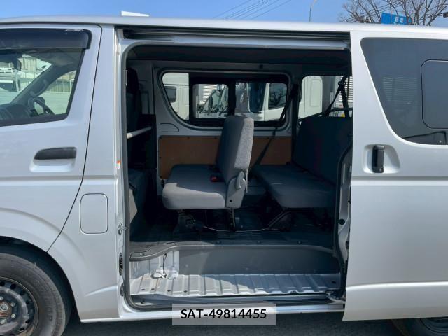 Toyota HIACE VAN 2023-02 6021450-11