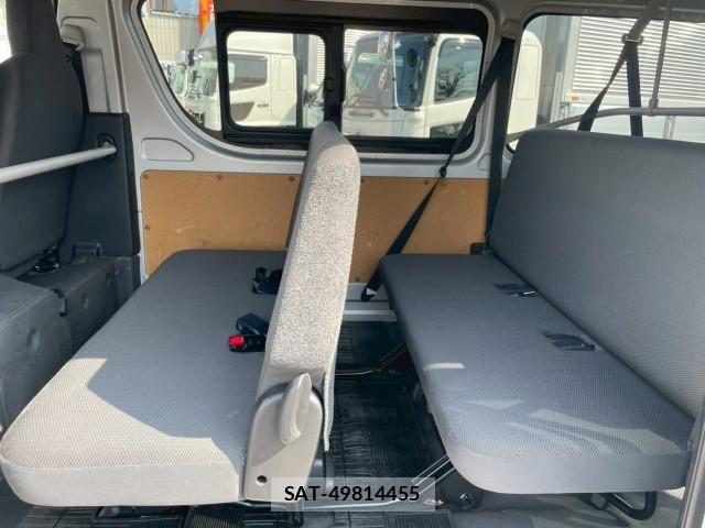 Toyota HIACE VAN 2023-02 6021450-12