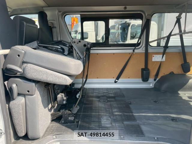 Toyota HIACE VAN 2023-02 6021450-14