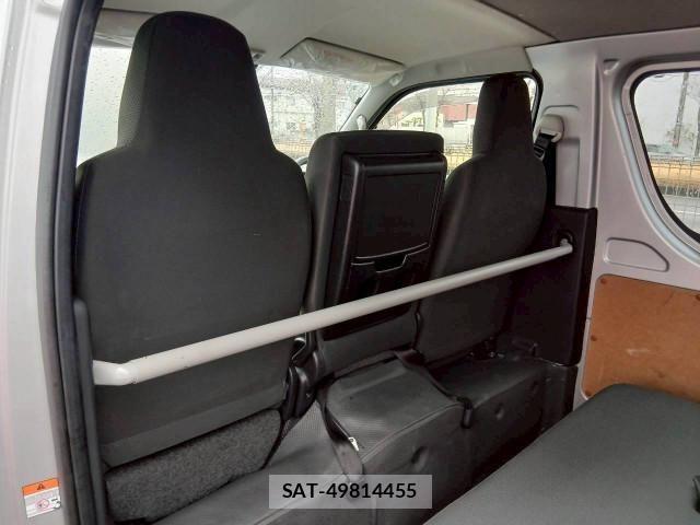 Toyota HIACE VAN 2023-02 6021450-15