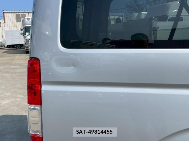 Toyota HIACE VAN 2023-02 6021450-18