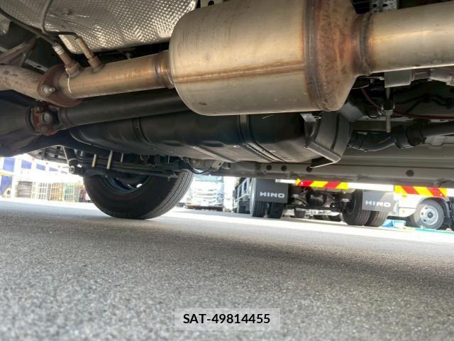 Toyota HIACE VAN 2023-02 6021450-22