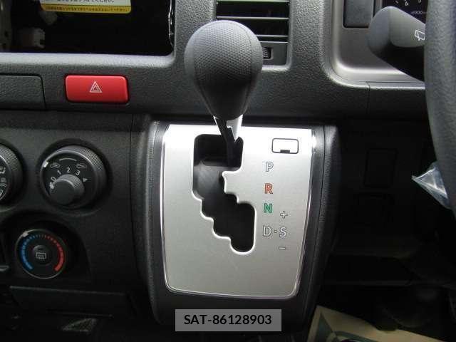 Toyota HIACE VAN 2026-02 6021466-4