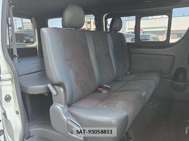 Toyota HIACE VAN 2020-12 6220596-11