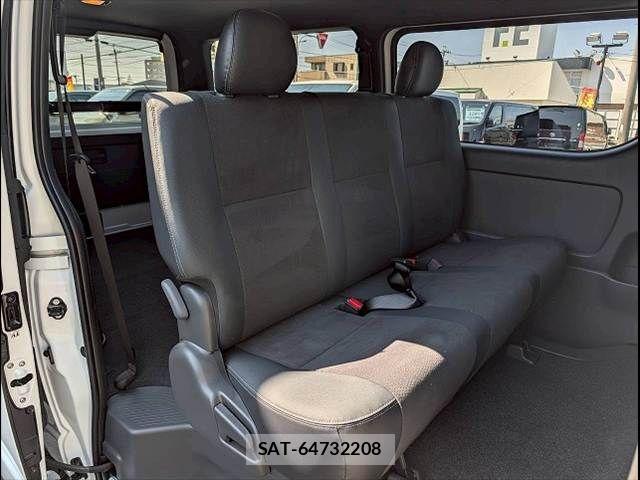 Toyota HIACE VAN 2026-02 6220562-11