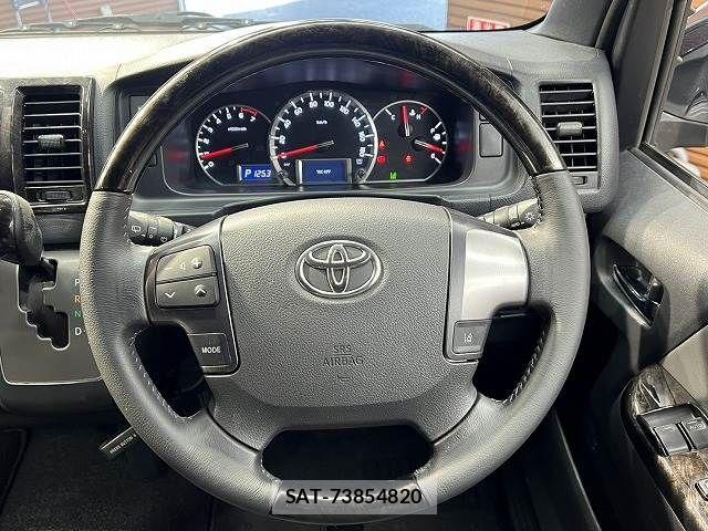 Toyota HIACE VAN 2018-11 6220603-12