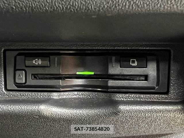 Toyota HIACE VAN 2018-11 6220603-15