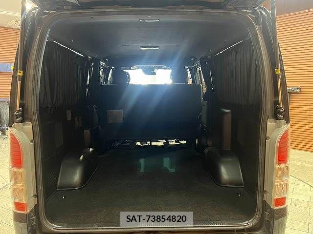 Toyota HIACE VAN 2018-11 6220603-19