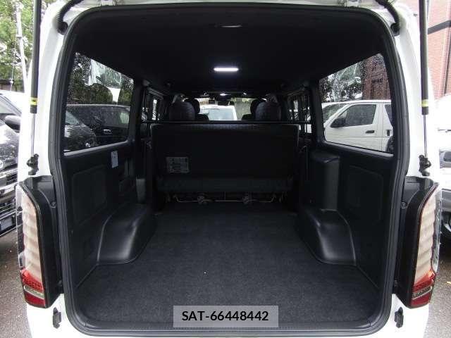 Toyota HIACE VAN 2020-07 6220605-12
