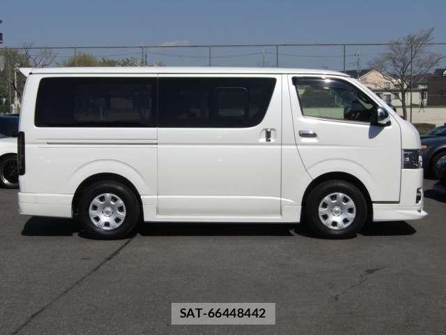 Toyota HIACE VAN 2020-07 6220605-28