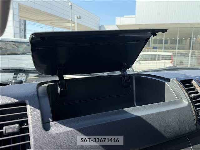 Toyota HIACE VAN 2018-03 6248035-16