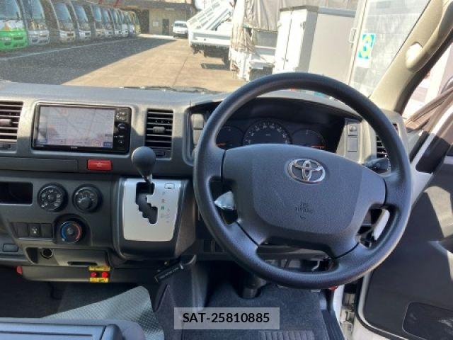Toyota HIACE VAN 2017-02 6248049-11