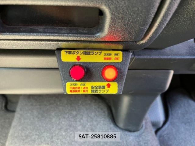 Toyota HIACE VAN 2017-02 6248049-16