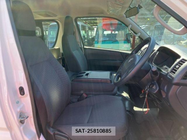 Toyota HIACE VAN 2017-02 6248049-17