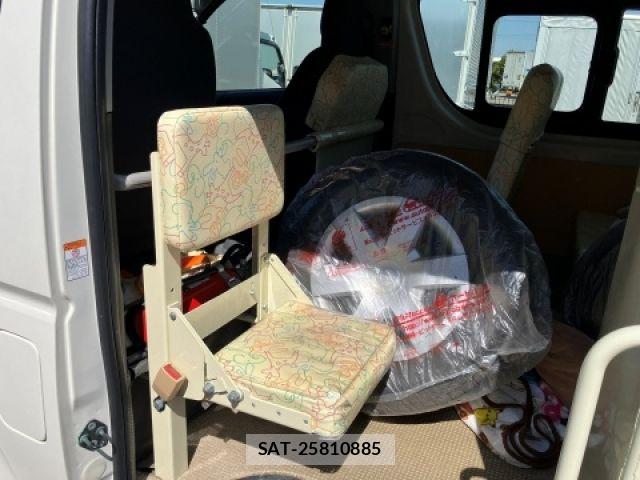 Toyota HIACE VAN 2017-02 6248049-20