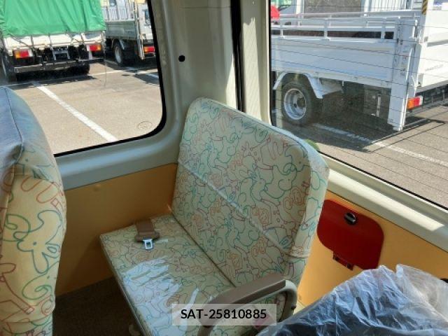 Toyota HIACE VAN 2017-02 6248049-23