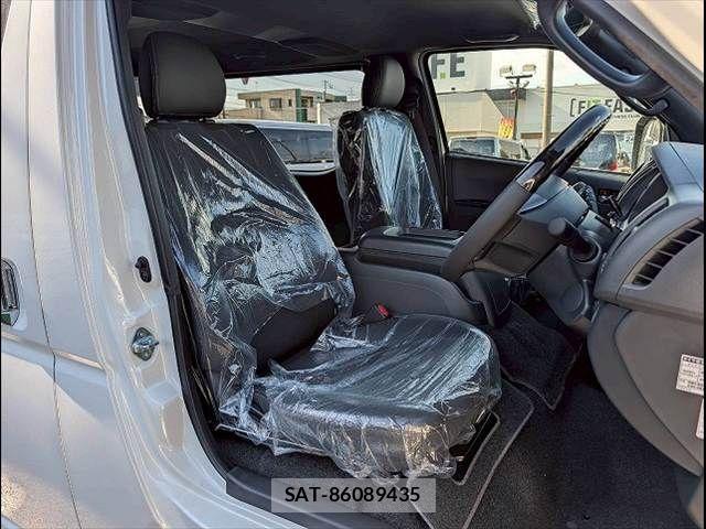 Toyota HIACE VAN 2025-11 6277522-10