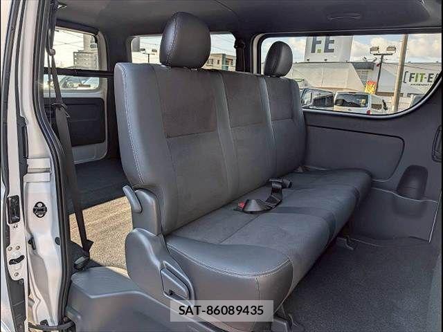 Toyota HIACE VAN 2025-11 6277522-11